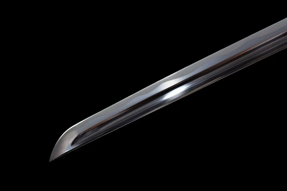 Komaru‑style curved saber tip close‑up view