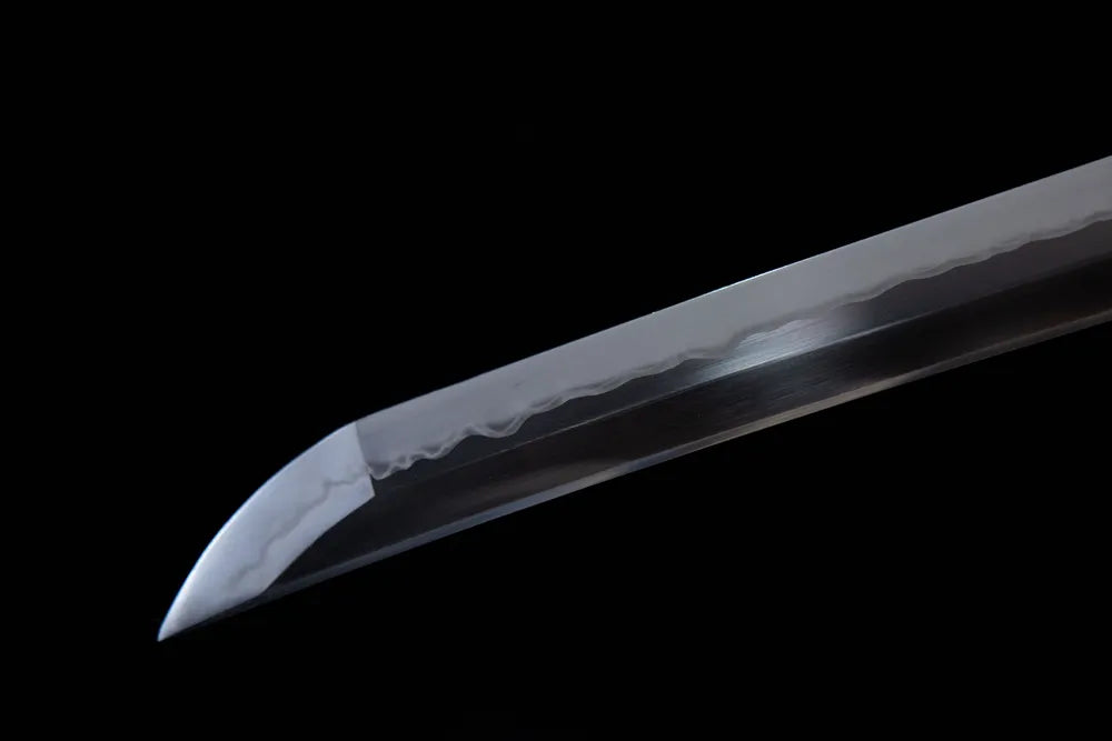 Sharp midarekomi kissaki tip close view