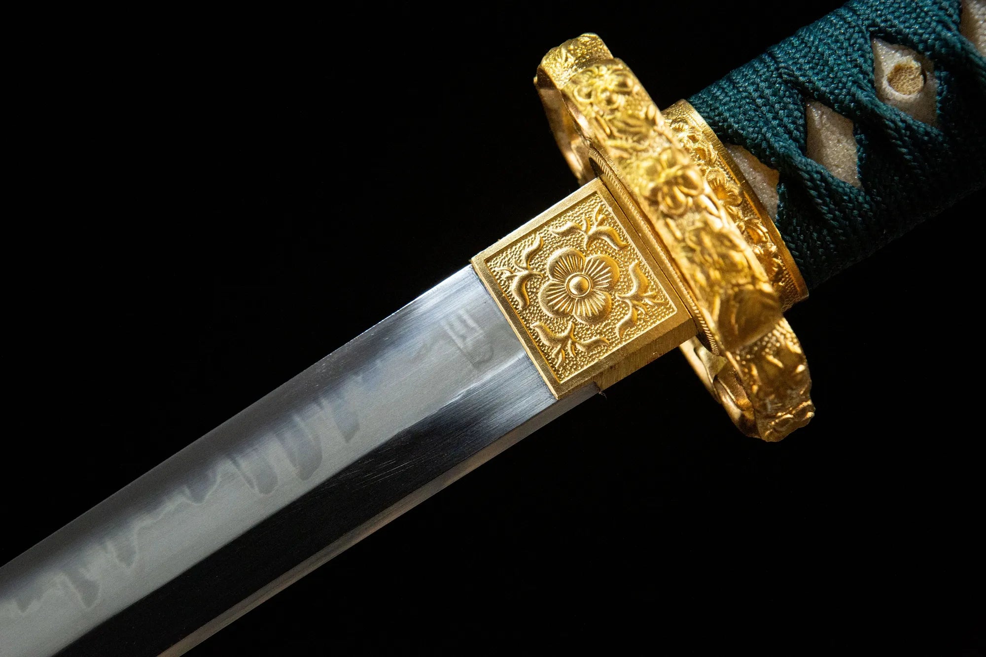 Chrysanthemum Pattern Tachi