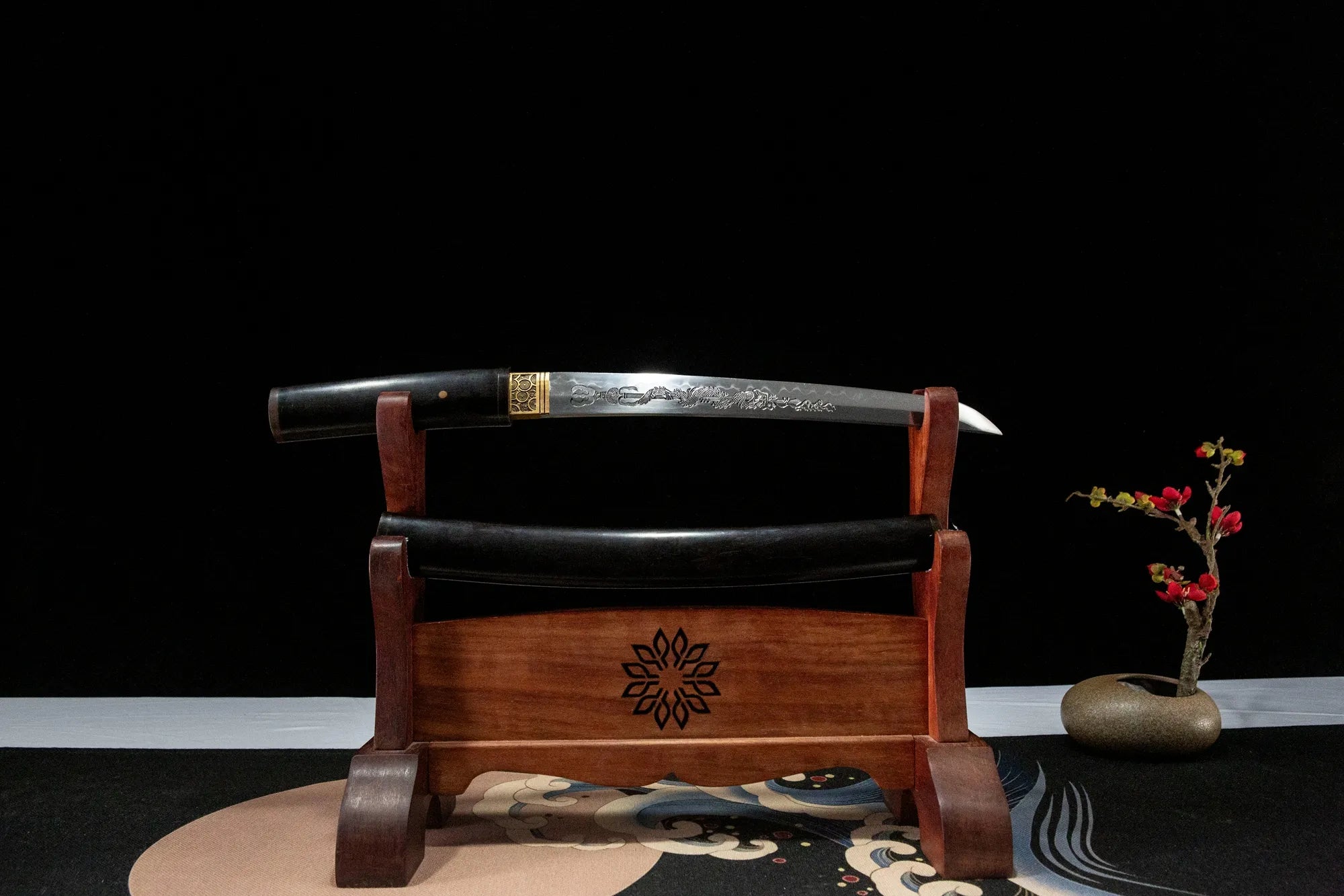 Plum Blossom Dragon Tanto