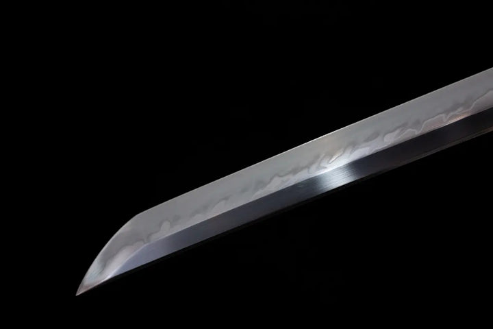 The blade is made of T10 steel with hand made HA JI grinding and water splashed HAMON, which is very sharp and cannot be described as a battle. I think it is more suitable for collection.