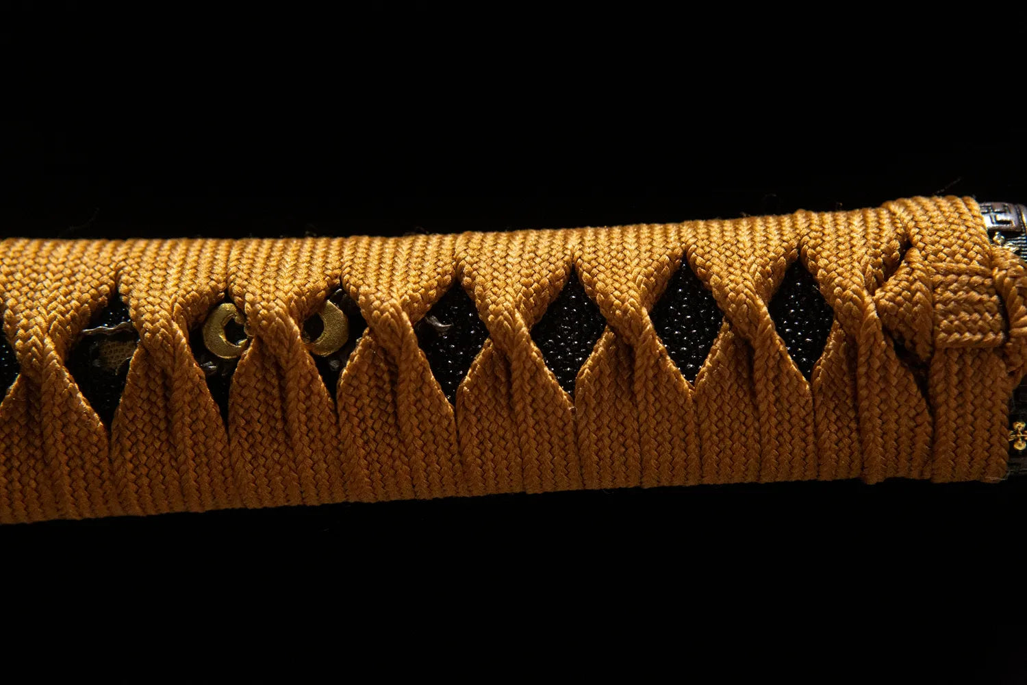 Chrysanthemum pattern wakizashi