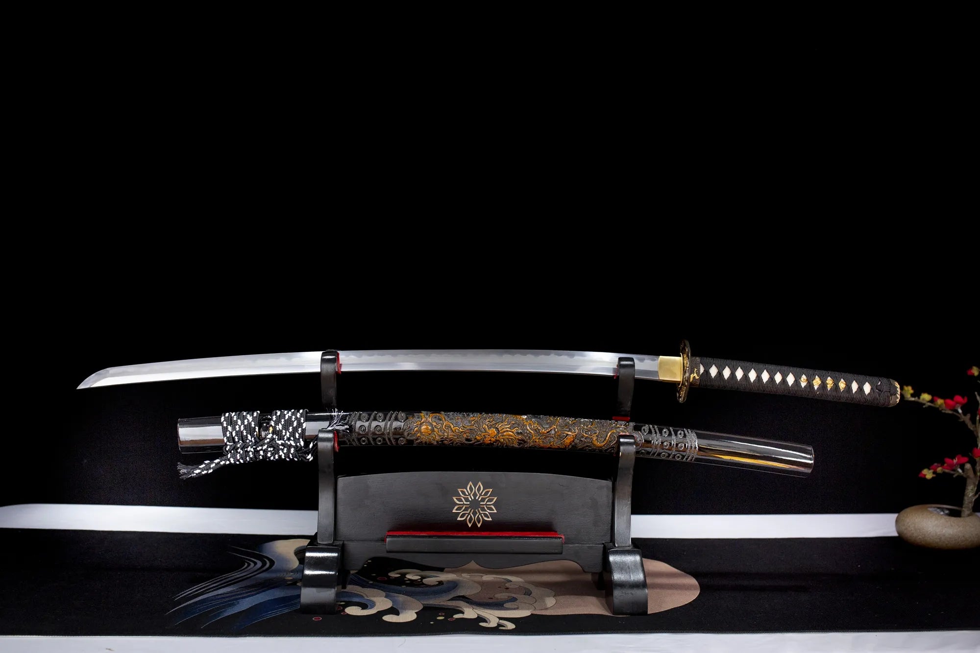 golden dragon katana