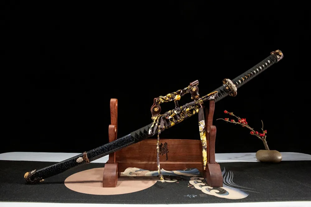 Lion King Tachi front angled view, Chinese lacquered solid wood saya