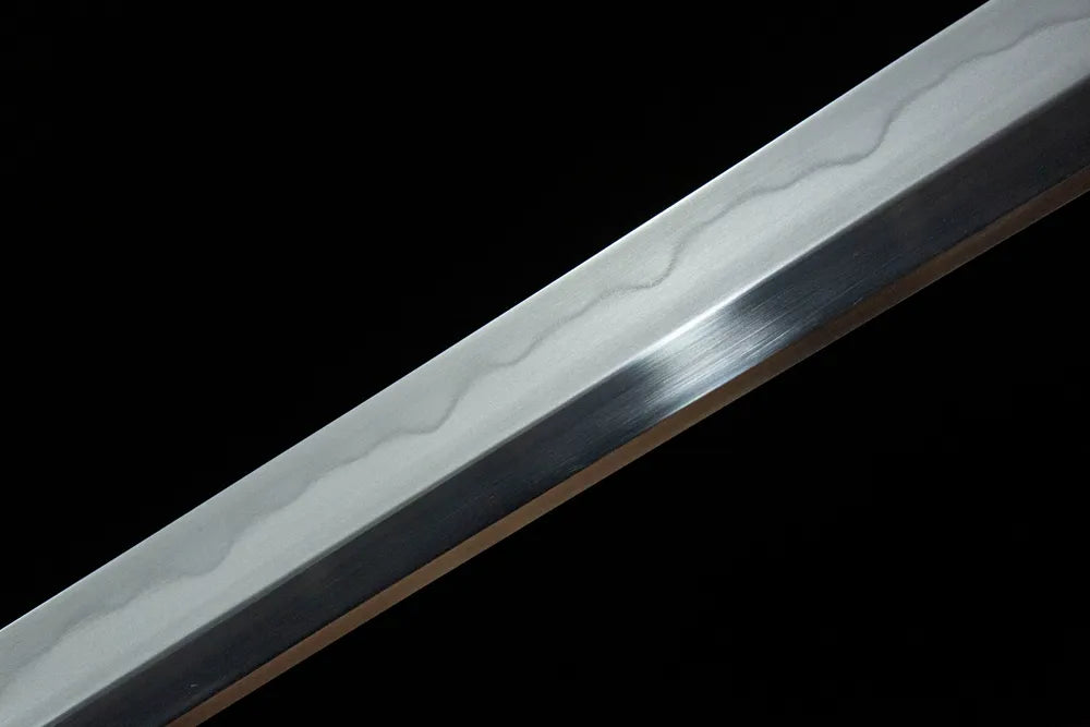 Acalanatha Tanto middle blade, clear Gunome temper line clay tempered