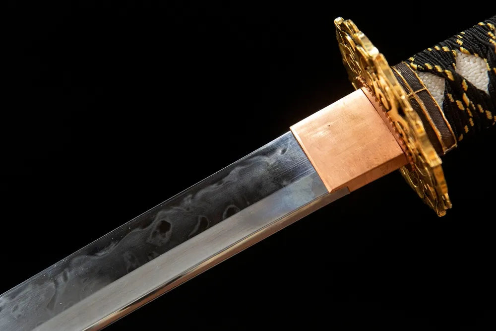 Upper blade closeup Ise Chiko neat hitatsura cloud hamon near copper habaki real yokote