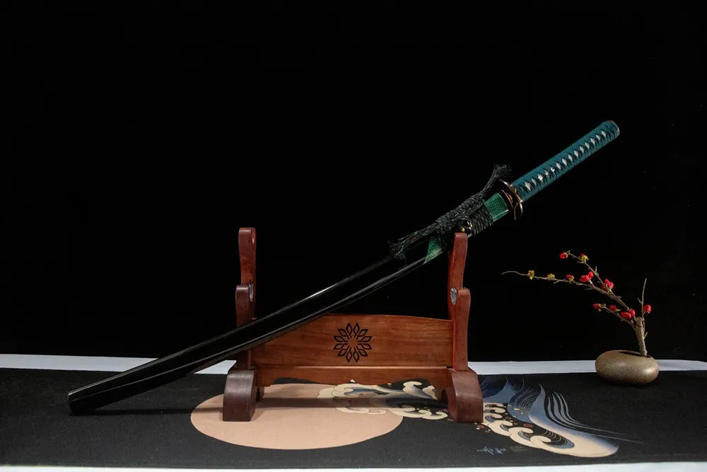 45-degree front view Gale Katana fully sheathed imitation rayskin solid wood ox horn saya coarse cotton sageo