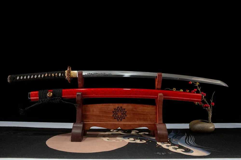 Unsheathed Sea Dragon horizontal shot T10 clay tempered soft notare wave maru blade