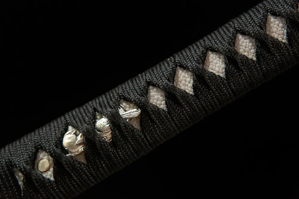 Middle handle front shot Dancing Crane natural ray skin under silk ito