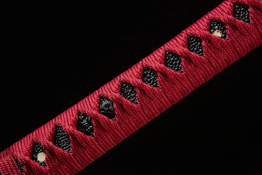 Middle handle front shot Mingyuan Katana artificial ray skin under red woven cotton ito