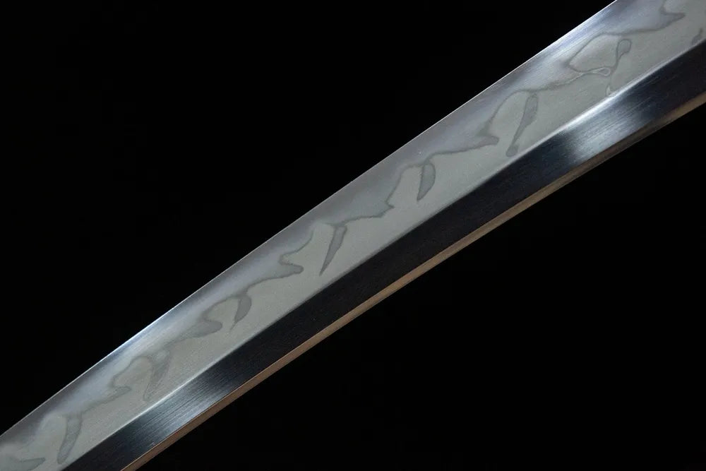 Middle short blade detail smooth maru fine polished clay tempered texture