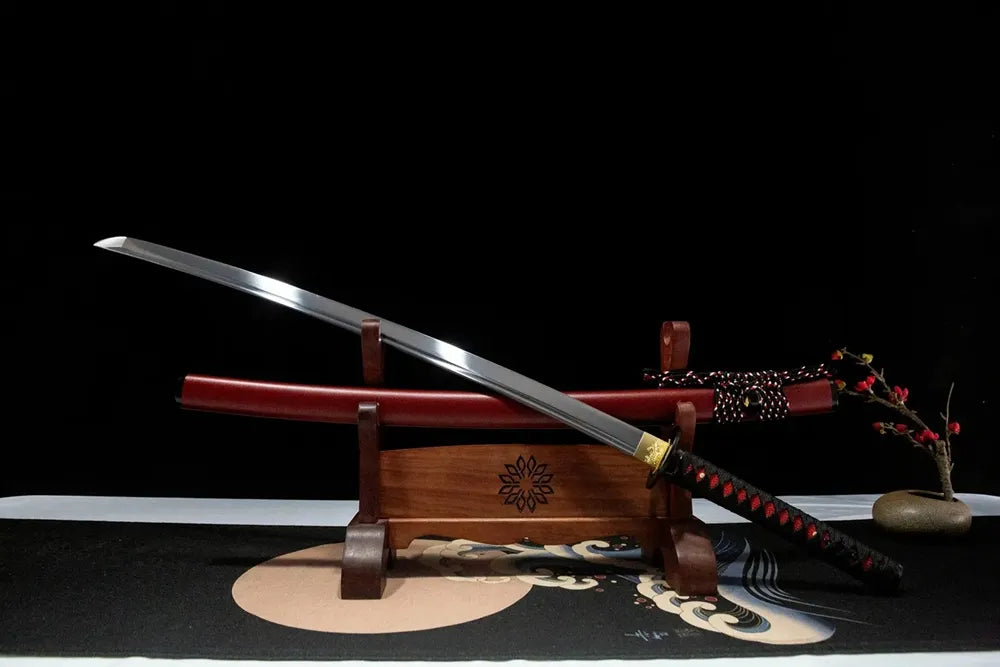 45° unsheathed front view Magic Rabbit shinogizukuri sharp practice blade