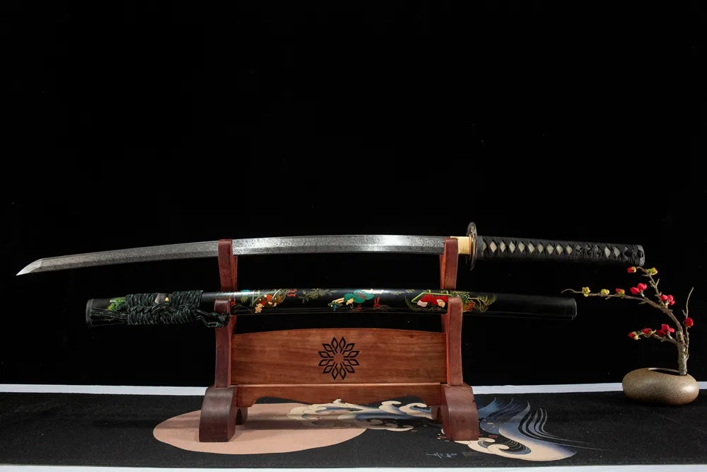 Unsheathed Ise Chiko horizontal shot T10 hitatsura cloud hamon mirror polished maru blade
