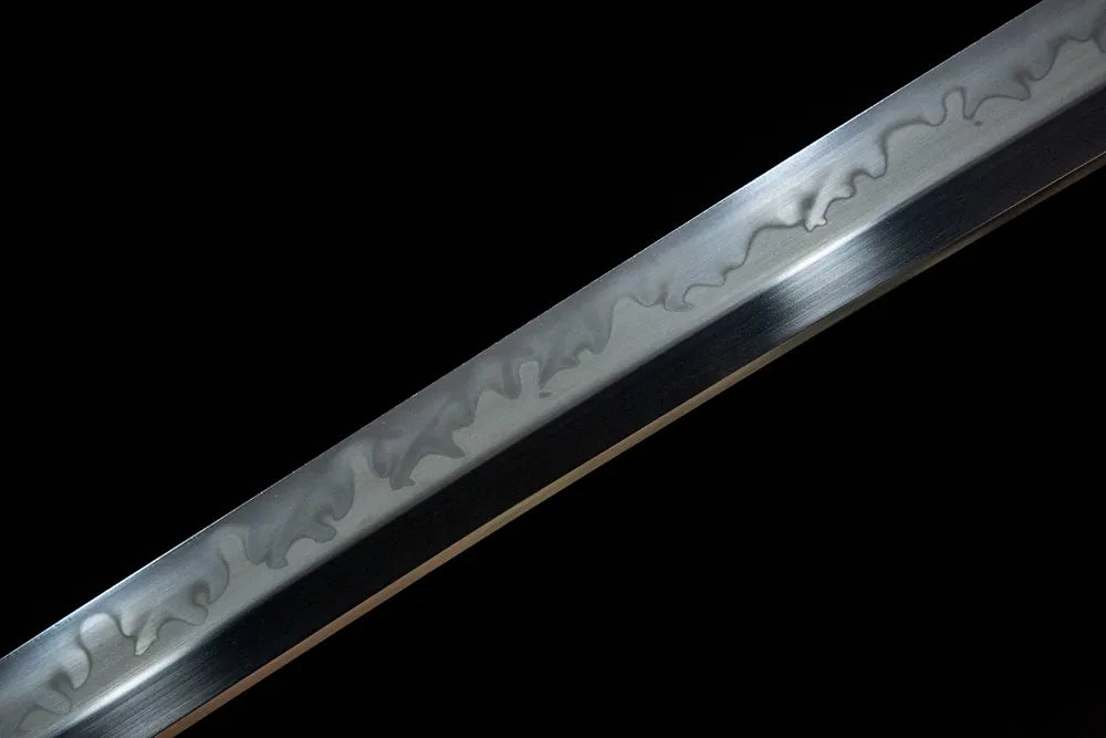 Middle blade detail Emperor Dragon smooth maru fine polished clay tempered surface