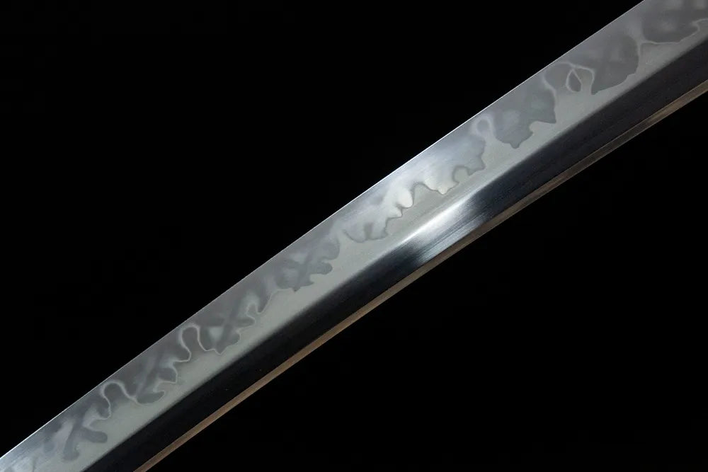 Middle blade detail Simple Shadow no full blood groove smooth clay temper surface