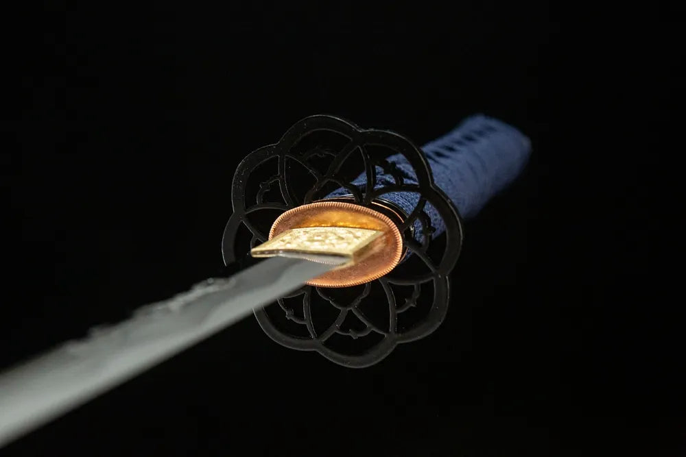 Front side Hummingbird Wakizashi hollow cut iron flower shape hand guard copper inner trim