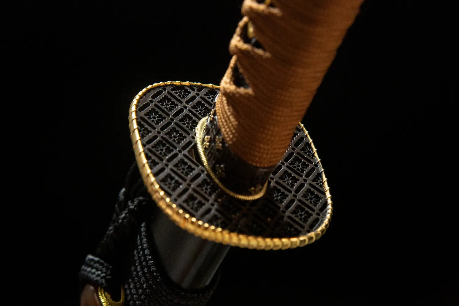 Chrysanthemum pattern wakizashi