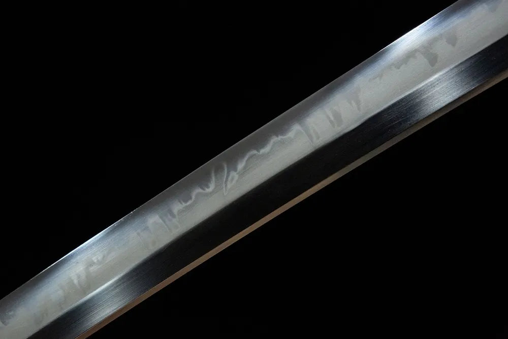 Chrysanthemum Pattern Tachi middle blade, classic Gunome hamon temper pattern