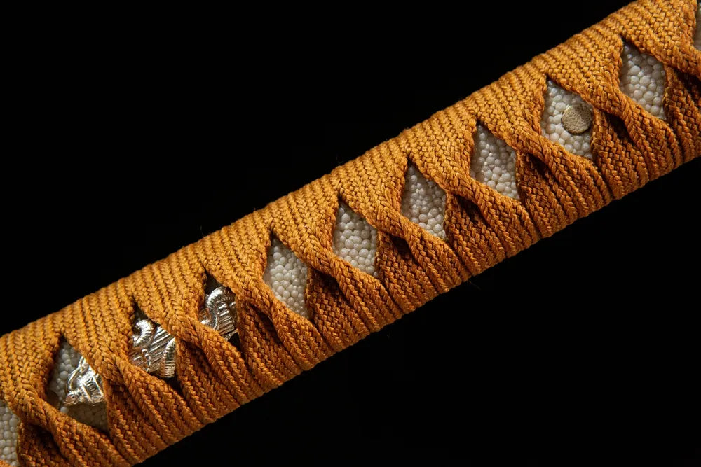 Patteraless Katana menuki ornament, copper gilded silver handle detail