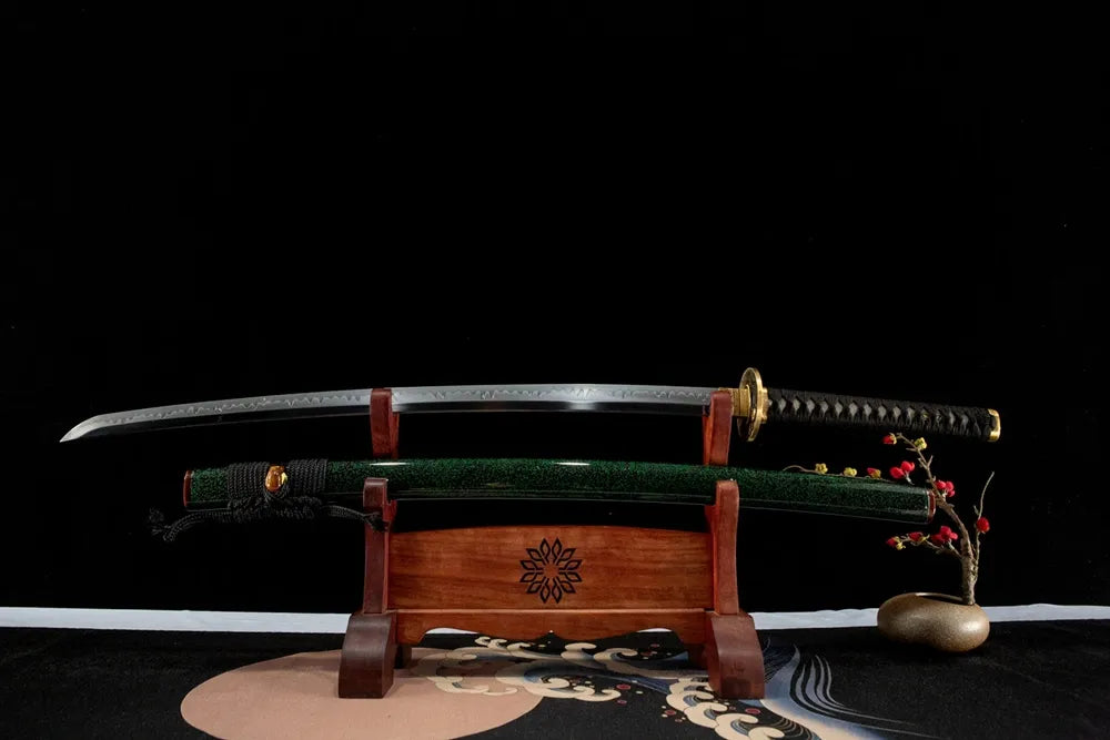 Unsheathed Wind Demon horizontal shot T10 clay tempered gunome maru polished blade