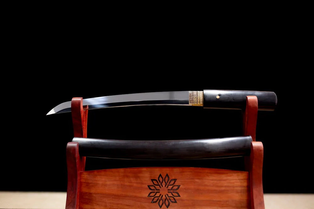 Wing‑Wakizashi – T10 Clay‑Tempered Avian‑Wing‑Motif Ethereal‑Art Wakizashi Sword