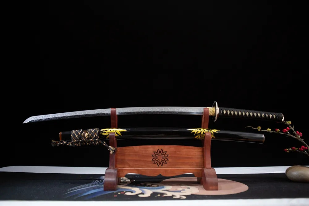 Flat display fully drawn T10 choji clay tempered blade
