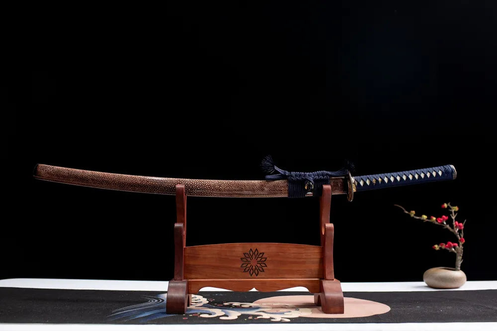 Horizontal laid closed pearl ray skin samurai lion sword