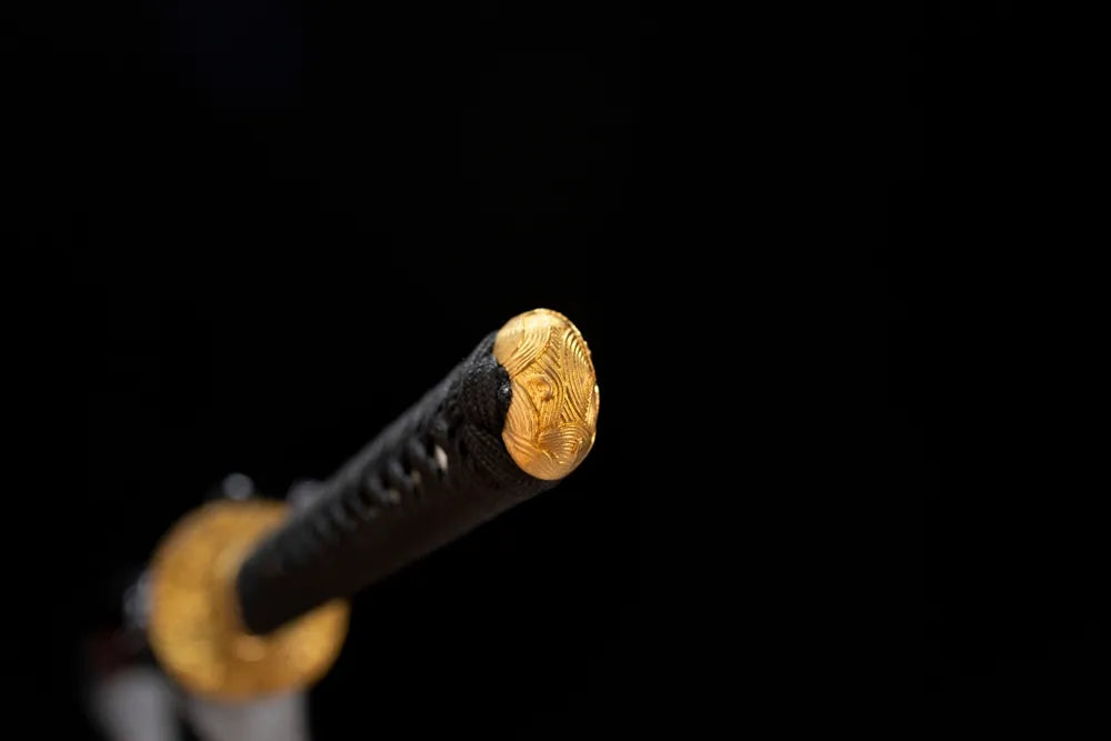 3D‑sculpted shooting‑comet‑meteor‑trail star‑sky‑silver‑plated pommel‑cap detail shot