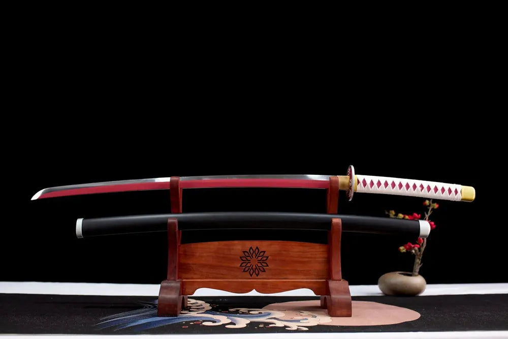 Flat fully‑drawn 1060 steel Tsuyuri Kanawo nichirin blade wood rack shot
