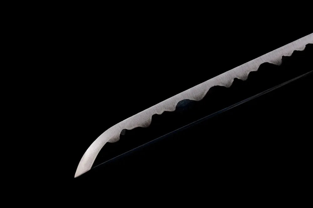 Smooth classic kissaki Yubashiri blade tip close view