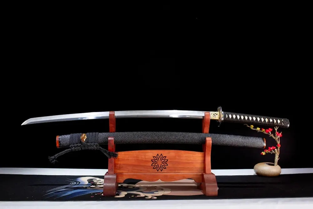 Flat fully‑drawn T10 clay‑tempered midare‑gunome‑hamon Silver‑Tiger‑Katana blade wooden rack front shot