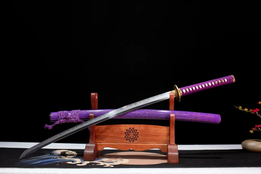 Slanted upright drawn Gold‑Band‑Katana luxury‑ornamental‑violet‑gold katana wooden shelf front perspective