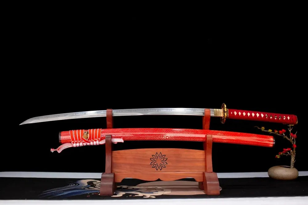 Flat fully‑drawn T10 oil‑quenched sanbonsugi‑hamon Purgatory‑Katana blade wooden rack front shot