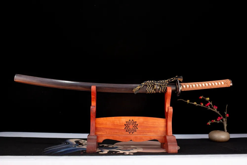 Horizontal laid closed natural‑matte‑timber faint‑hidden‑vein Dao‑Yin‑Katana scabbard flat table‑top front display
