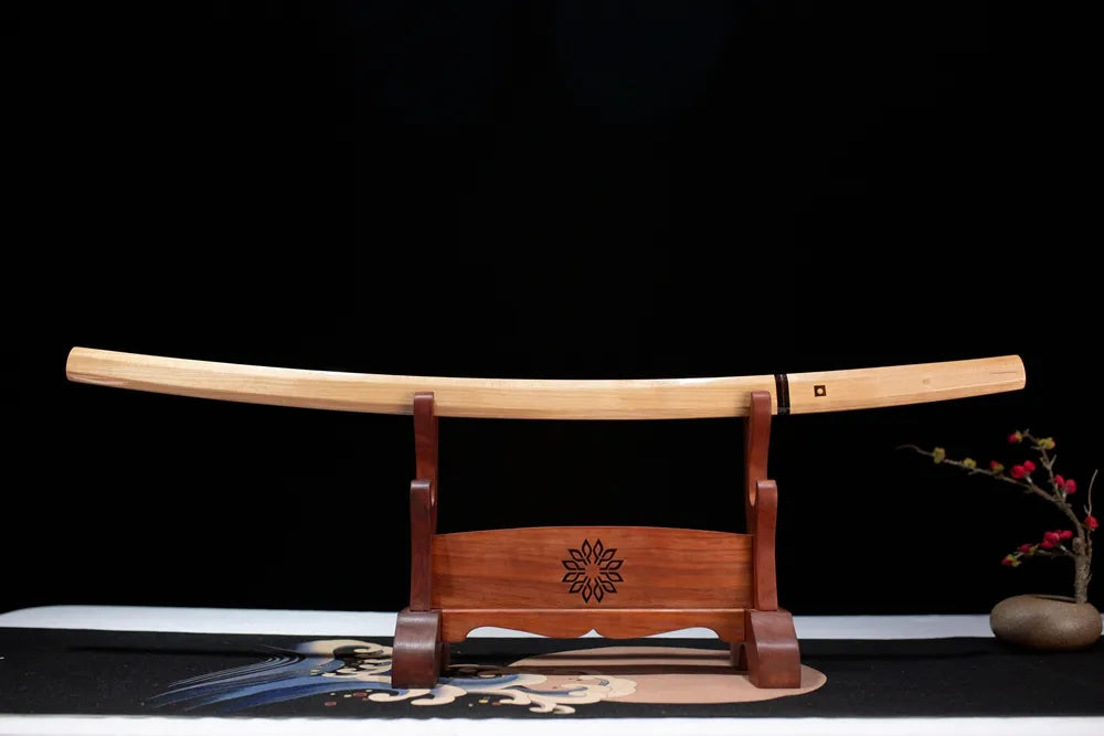 Flat fully‑drawn T10 clay‑tempered suguha‑hamon Plain‑Shirasaya‑Katana blade wooden rack front shot
