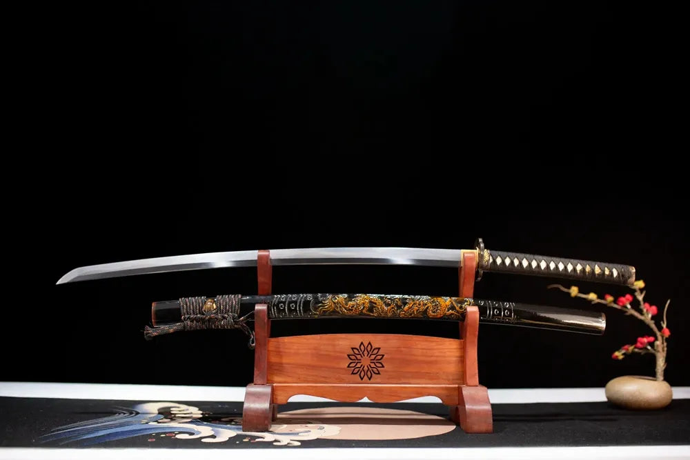 Flat fully‑drawn T10 clay‑tempered midare‑gunome‑hamon Nine‑Heavenly‑Dragons‑Katana blade wooden rack front shot