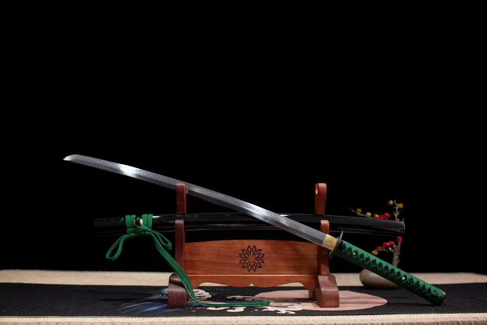 45‑angle open full‑size Green‑Python‑Katana wild‑nature green‑python‑motif samurai katana two‑layer wooden stand front view