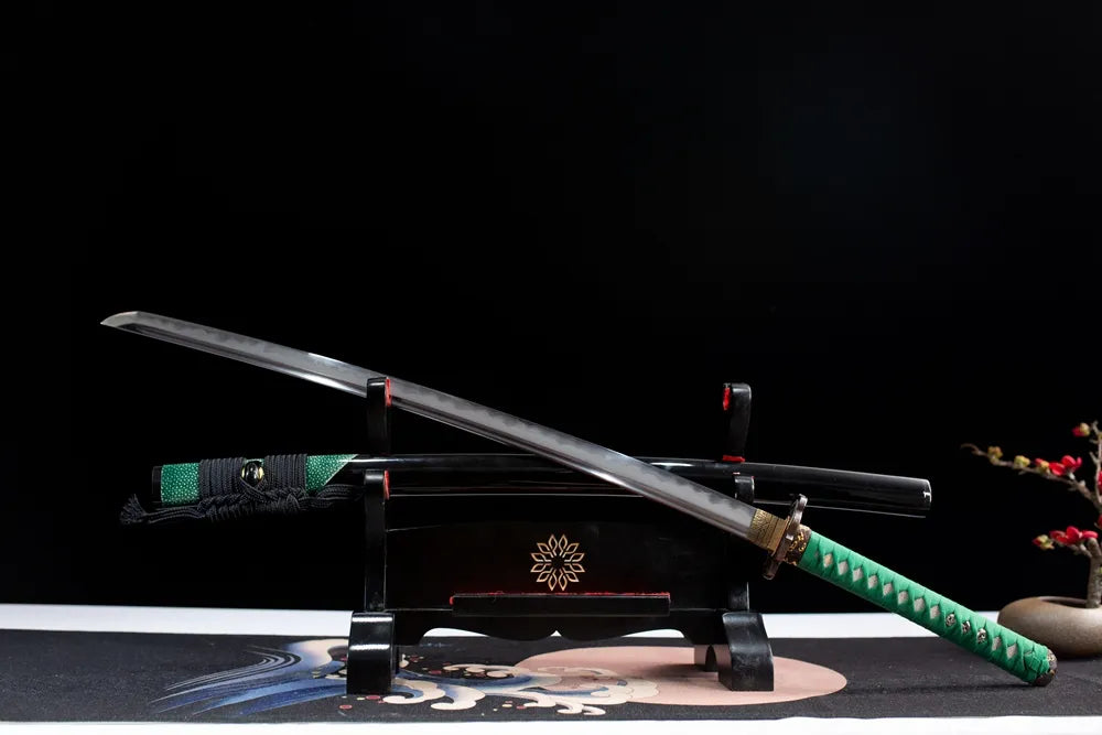 45 angle open full size green ray skin sun moon katana