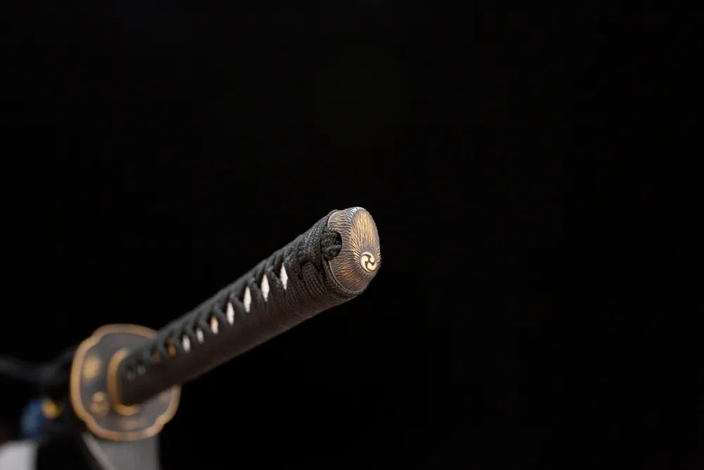 3D‑sculpted shooting‑comet‑meteor‑trail star‑sky‑silver‑plated pommel‑cap detail shot