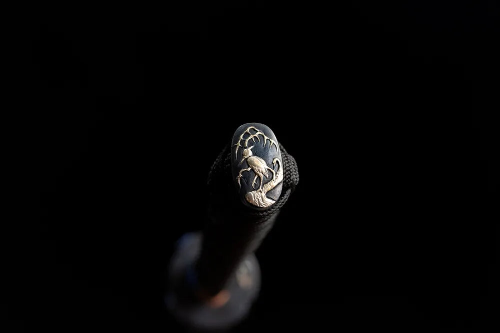 3D flying bird embossed pommel cap close shot