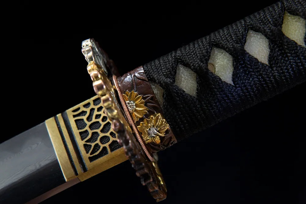 Fuchi collar closeup lotus sparrow relief brass ring fitting