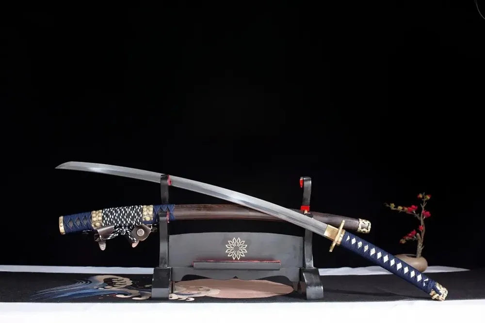 45‑angle open full‑size Lucky‑Clover‑Tachi four‑leaf‑clover lucky‑blessing‑traditional‑tachi‑motif japanese tachi two‑layer wooden‑stand front view