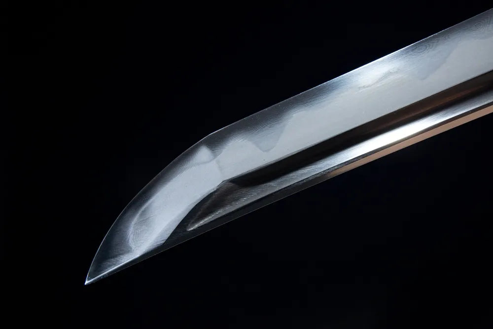 Sharp kissaki tip close view