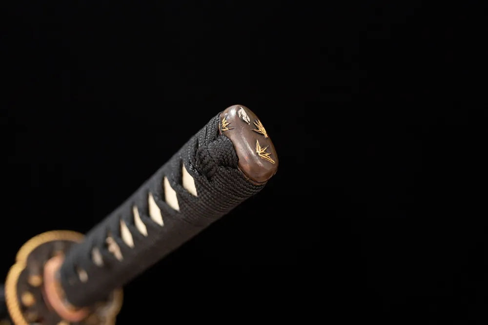 Samurai‑minimal‑relief copper‑gilded‑silver fuchi grip‑ring macro close‑up