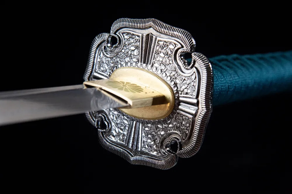 Front side hollow three-leaf tokugawa clan bronze hand guard