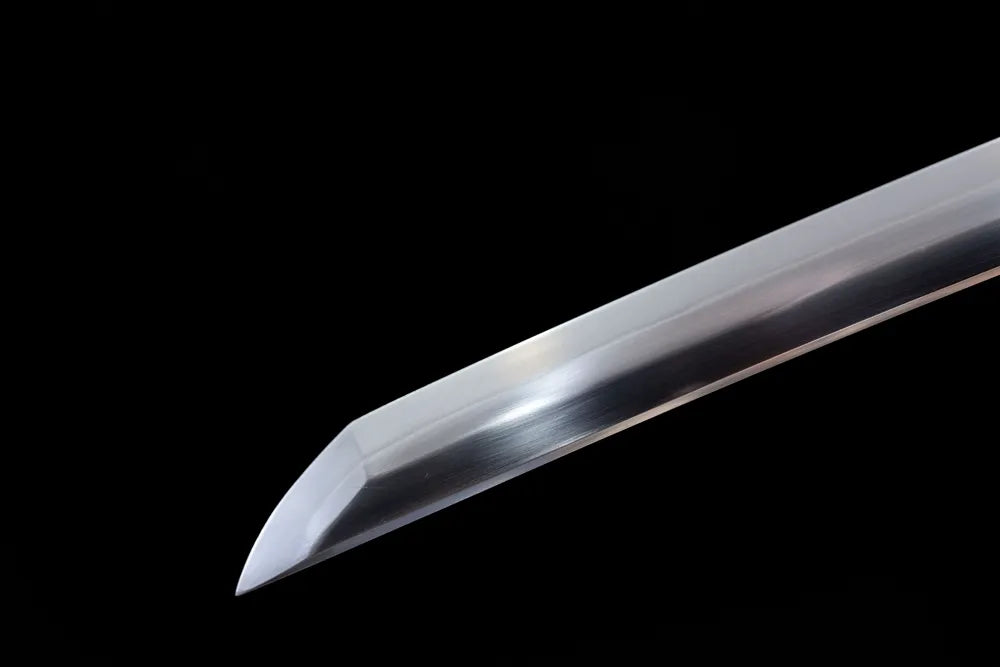 Sharp notarekomi kissaki blade tip close view