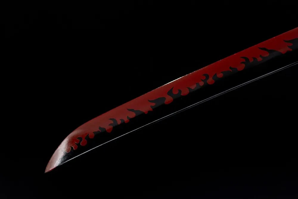 Smooth classic kissaki Amenohabakiri blade tip close view