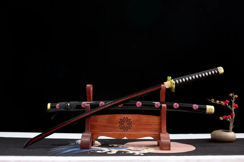 Slanted upright drawn One Piece Shusui katana wooden shelf front view