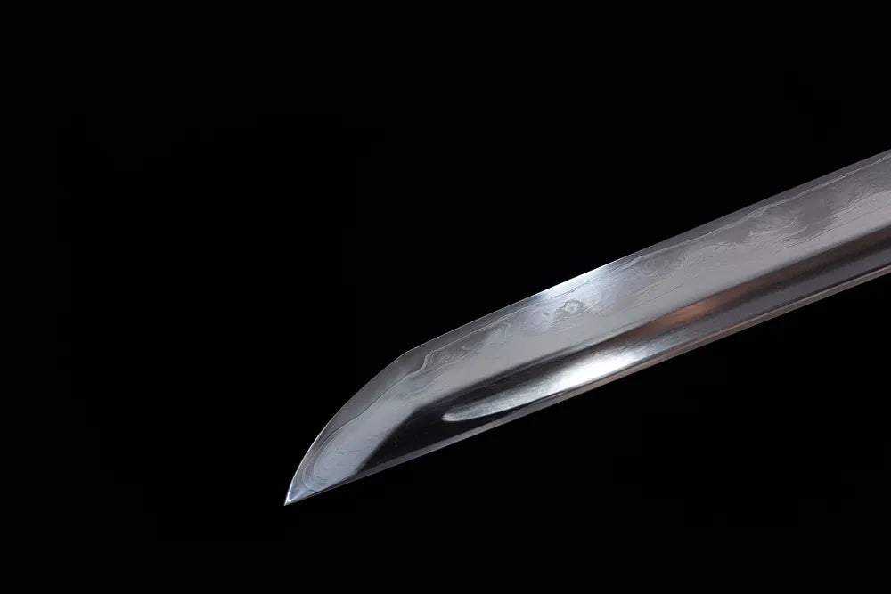 Sharp notarekomi kissaki blade tip close view
