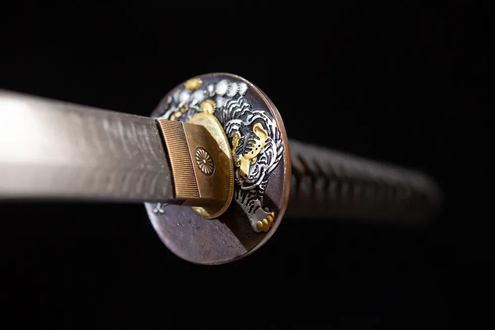 Front fierce tiger carved hand guard